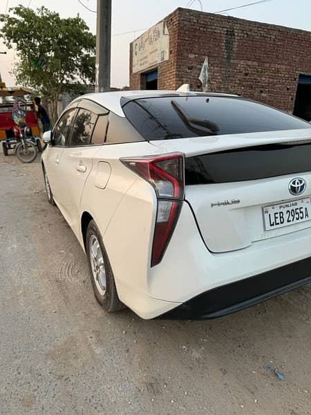 Toyota Prius 2015 3