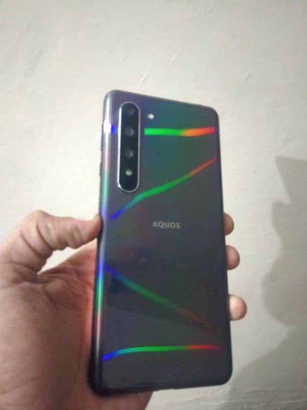 Aqous R5G 12Gb 256GB non pta 0