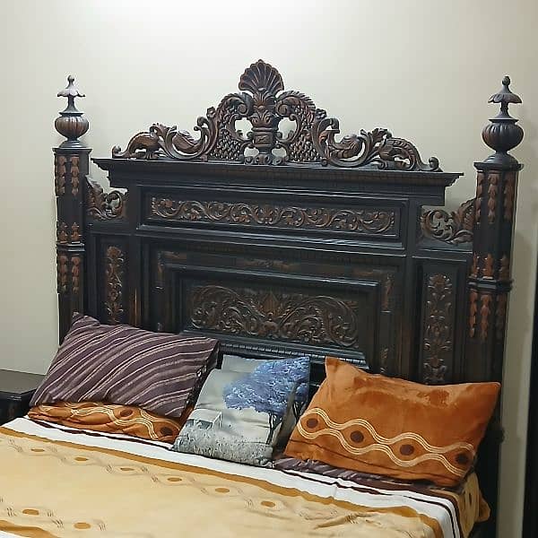 JUMBO SOLID WOODEN BED SET 1