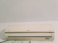 Orient split AC big indoor natureR10 gas. no any fault urgent sale. .