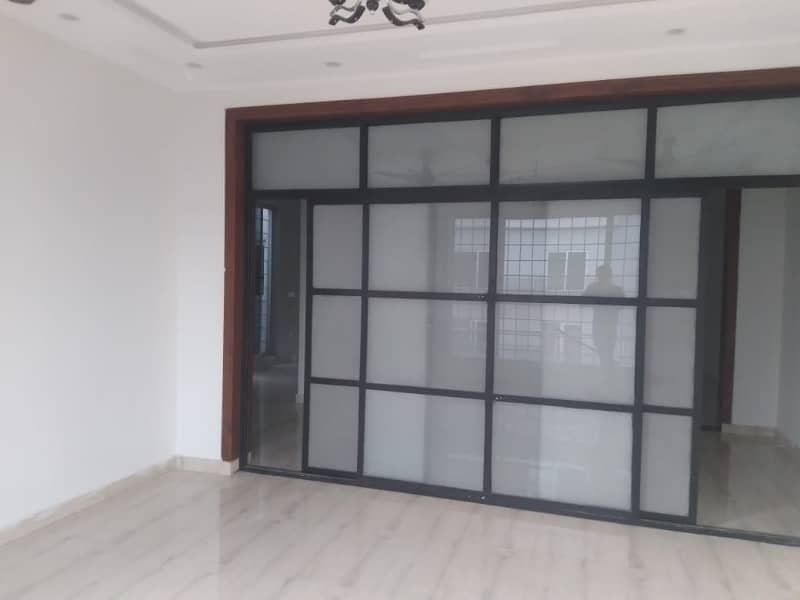 35*70 Like new Upper Portion available for rent in G13 2