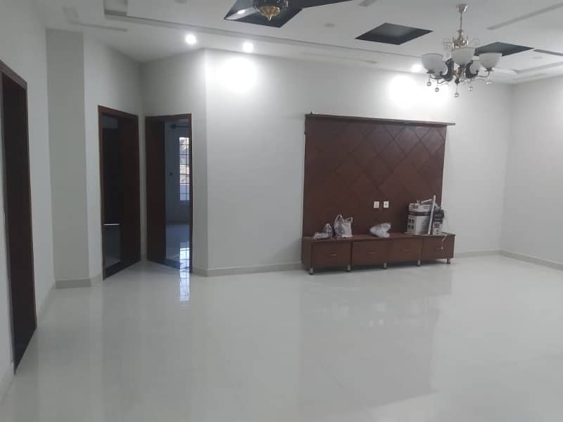 35*70 Like new Upper Portion available for rent in G13 4