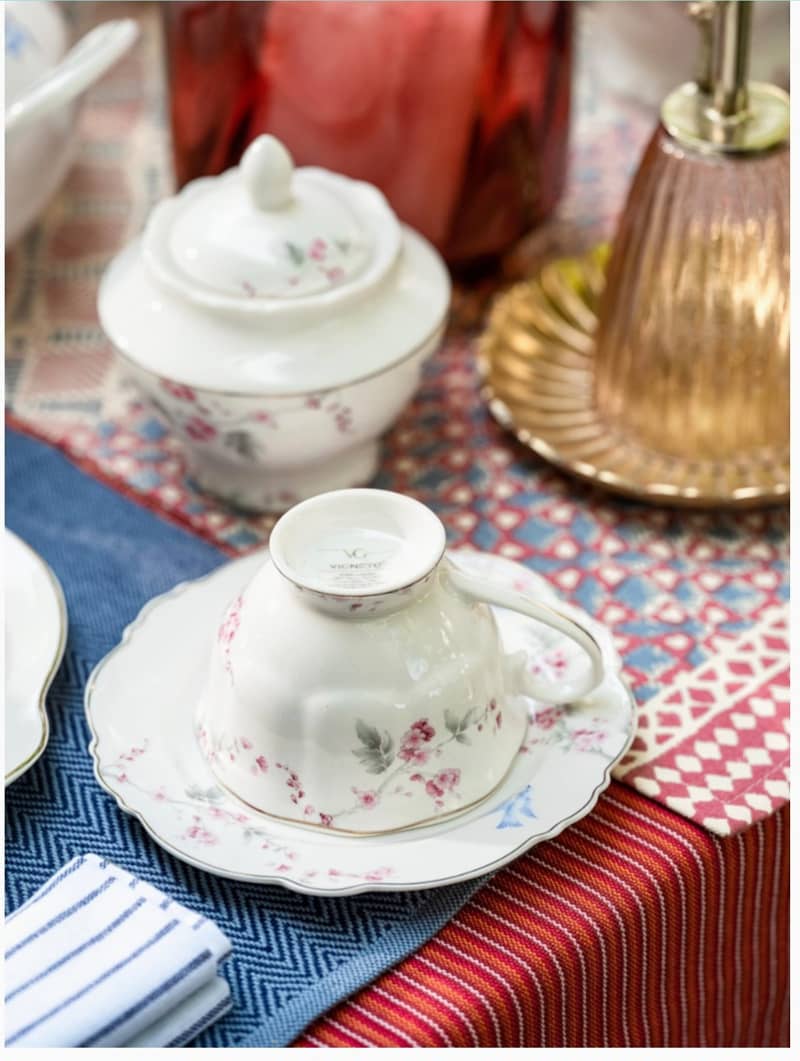 Buy tea set and get 3 floral bowls free 3