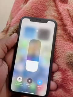 Iphone XR Factory unlock 86% BH waterpack