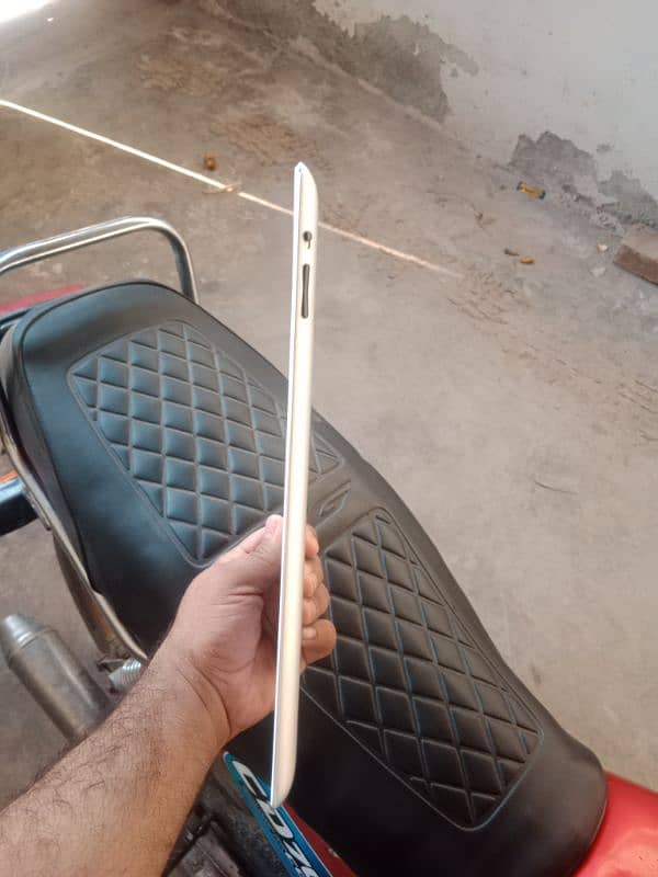 ipad 2 16gb 10/9 condition Saudi Arabia say aya hai Exchange possible 1