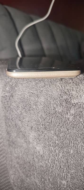 vivo y 85   4/64 gb 6