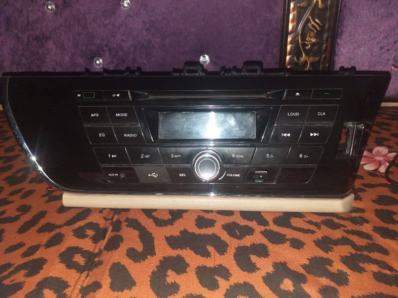 Toyota corolla 2014 model genuine utra hua mp3 player Urgent sale 1