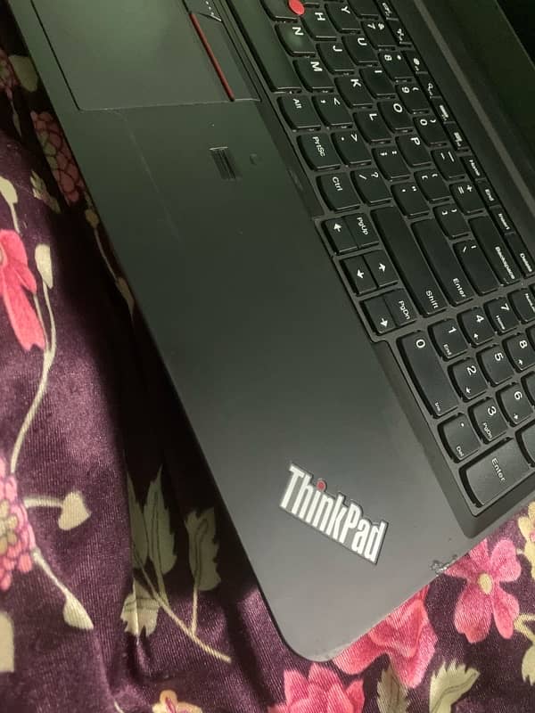 lenovo Thinkpad E560-i5,6th Gen 8/256 3