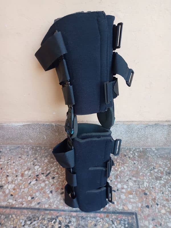 adjustable knee support mobilizee 2