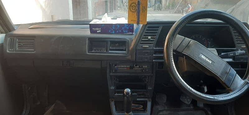 Nissan Sunny 1989 9