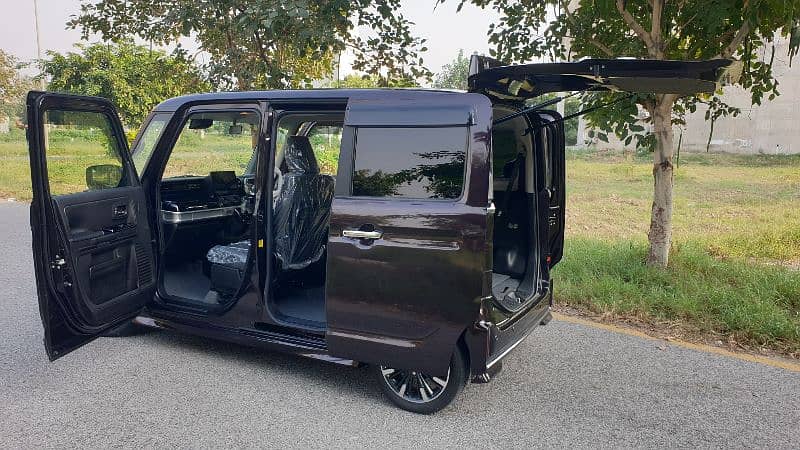 Suzuki Spacia custom hybrid 2020 model top of line 5