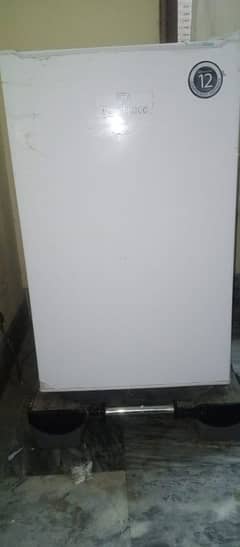 Dowlance Refrigerator small size