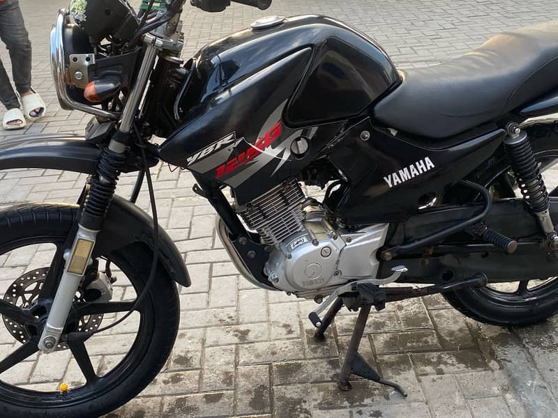 Yamaha YBR 125 (2016) MODEL | Yamaha in Bikes | YBR 125 7