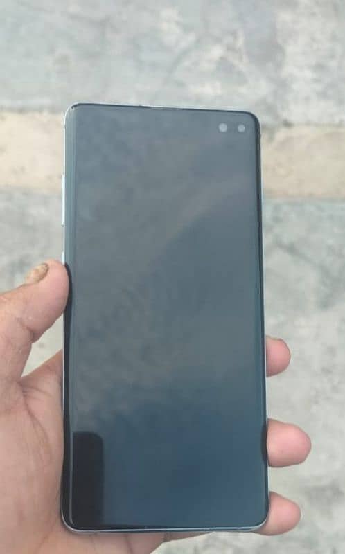 Samsung S10 plus Non PTA is in good condition. 1