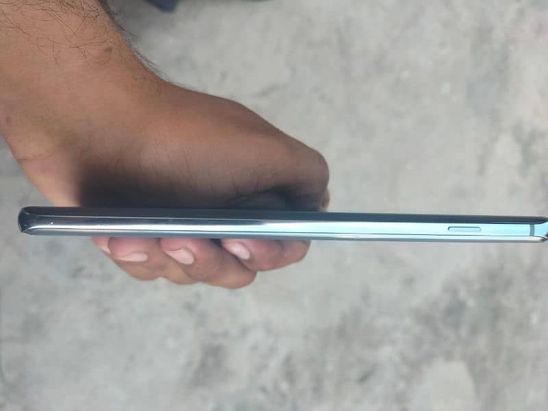 Samsung S10 plus Non PTA is in good condition. 4