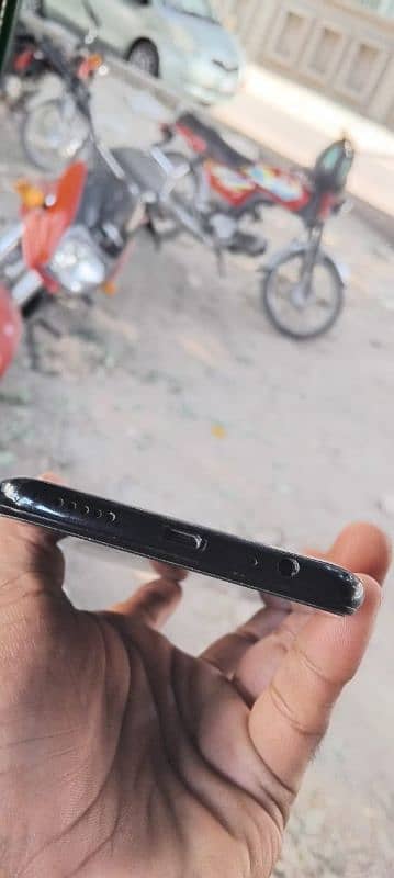 infinix Note 7. . . . . . 6/128 5