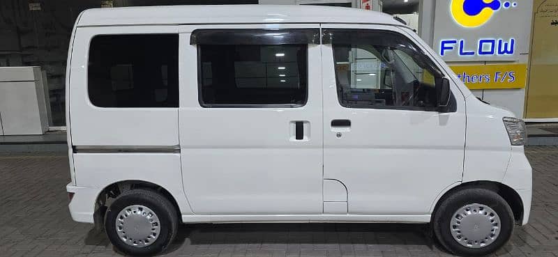 Daihatsu Hijet 2019 4