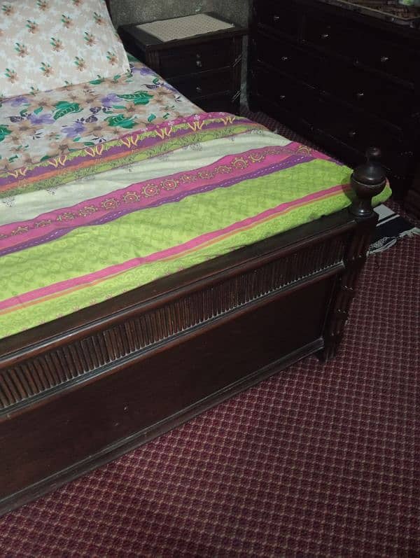 King Bed, 2 bedside cabinets and dresser 1