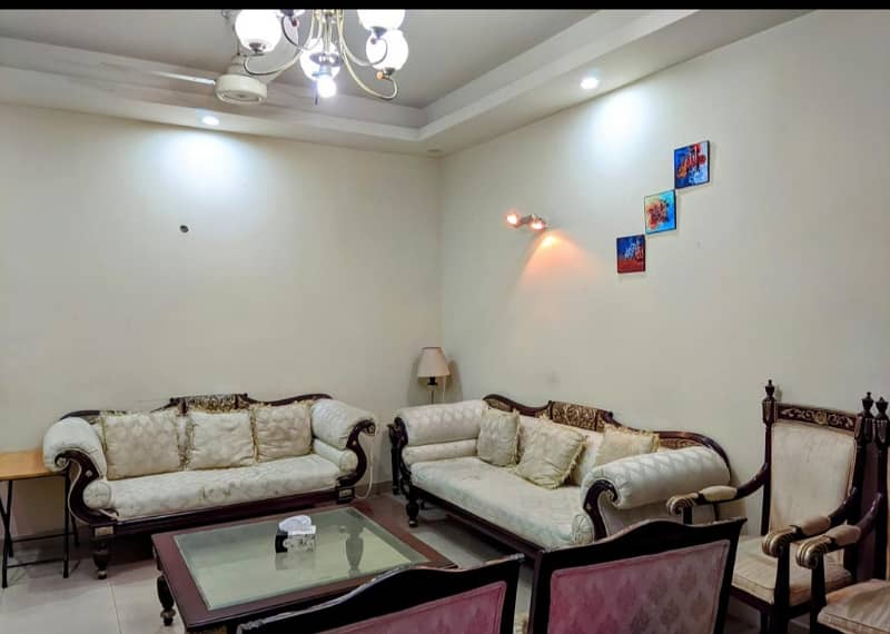 1 canal double story house 6 bed k sath neat n clean 4