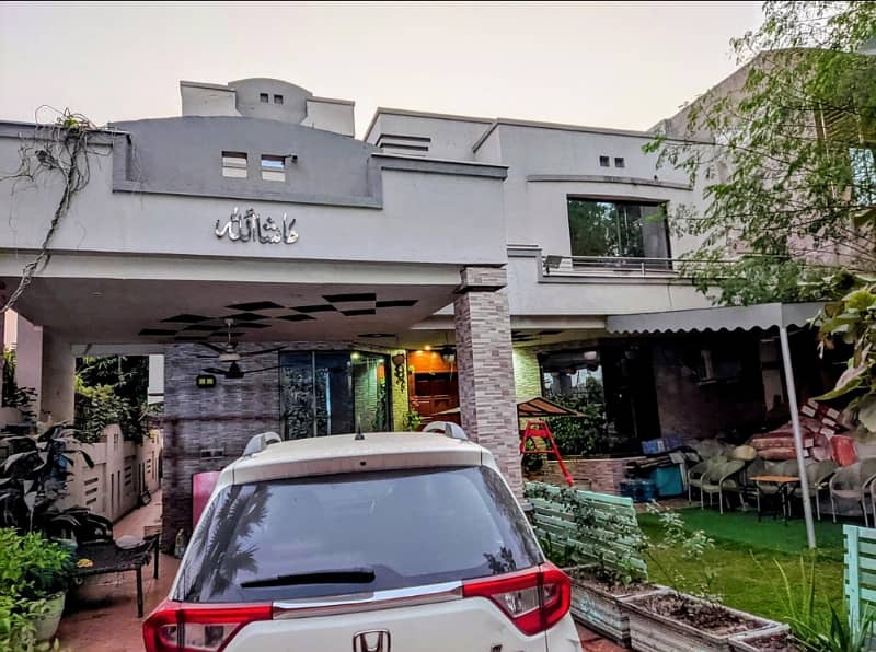 1 canal double story house 6 bed k sath neat n clean 15