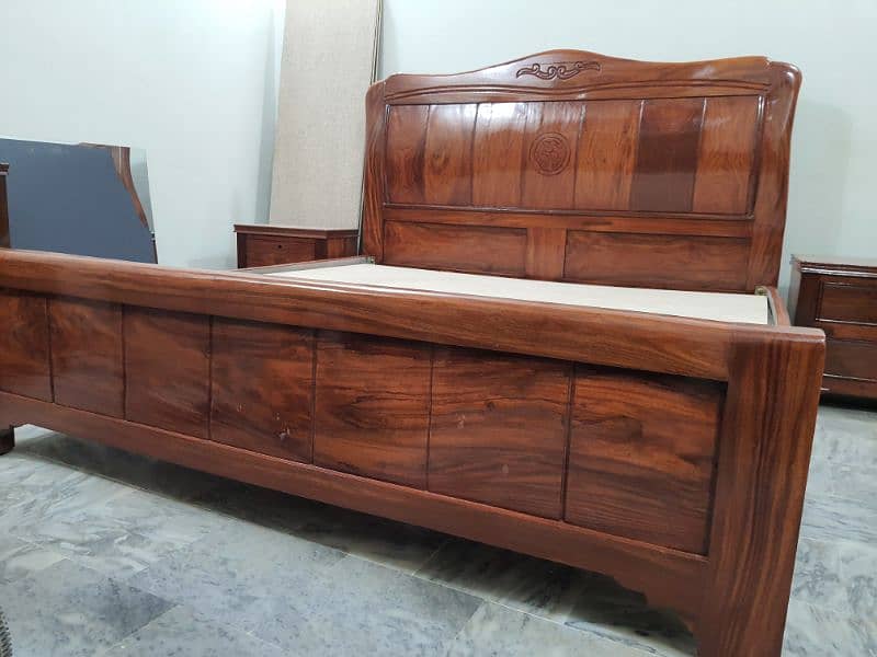 Seesham Solid wood bed set King size New Not used solid wood (call me) 4