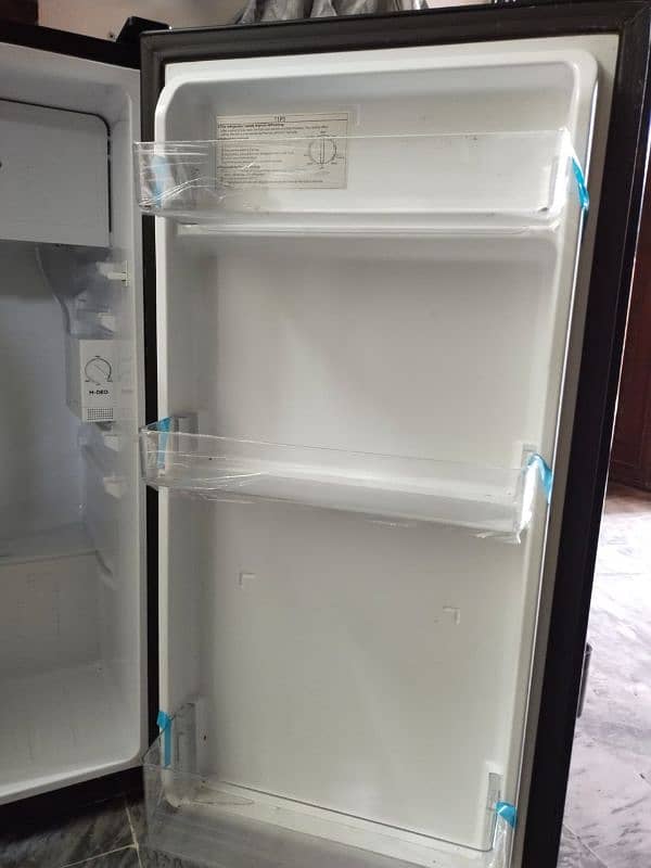 refrigerator with small freezer 3