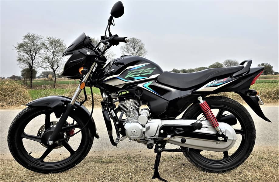 Honda CB 125F 2024 3