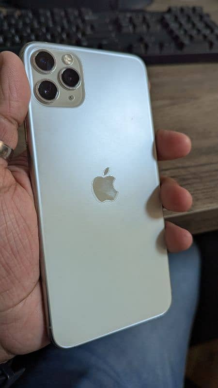 iPhone 11 pro max 256 non pta/ Factory unlocked 1