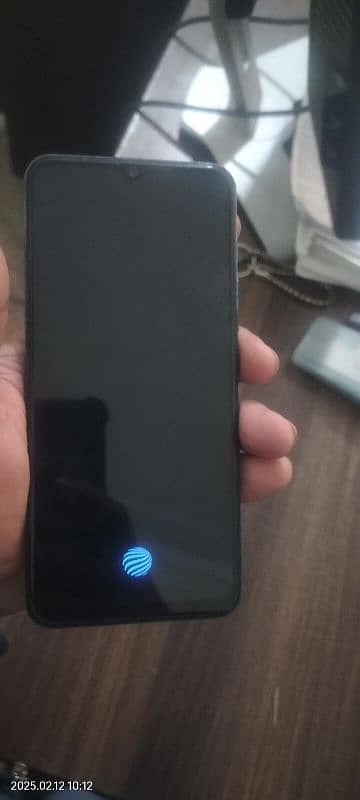 Vivo v21e 4