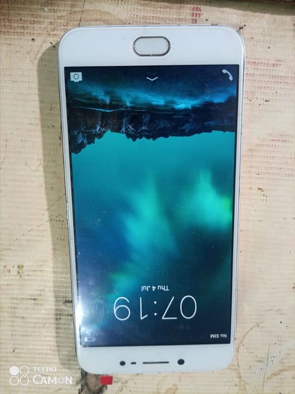 I'm selling my vivo y67 64/4 GB normal condition 3