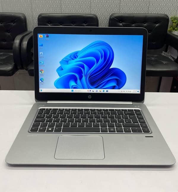 Hp Elitebook folio 1040g3 Core i5-6th gen 8/256 ssd 0