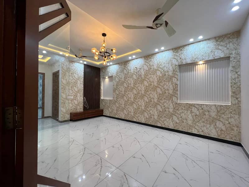 10 Marla Modern Design House For Rent In DHA Phase 3 Block-Z Lahore. 0