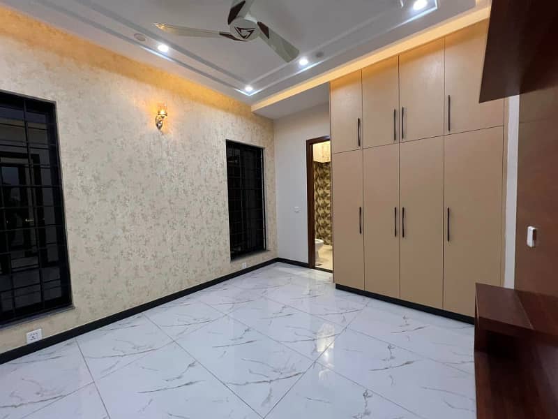 10 Marla Modern Design House For Rent In DHA Phase 3 Block-Z Lahore. 2