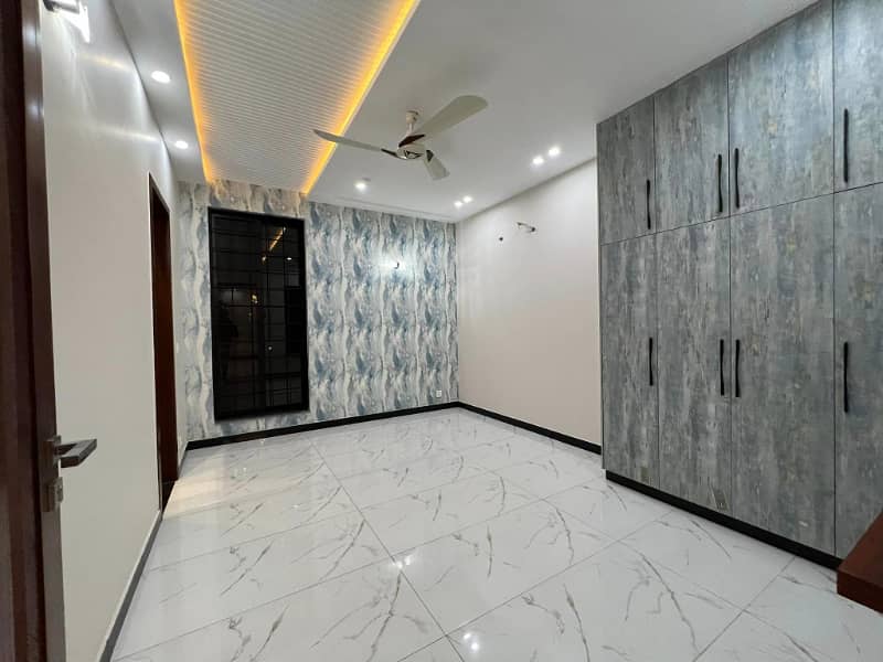 10 Marla Modern Design House For Rent In DHA Phase 3 Block-Z Lahore. 11