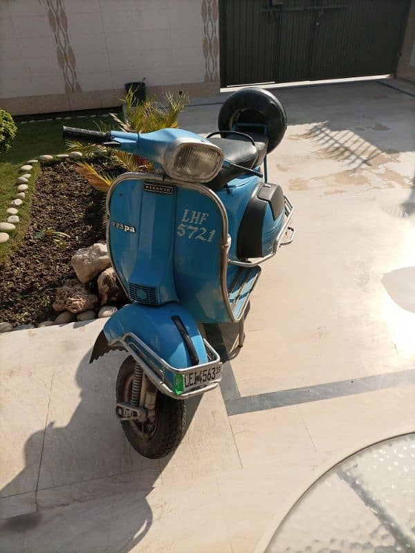 VESPA SCOOTER 3