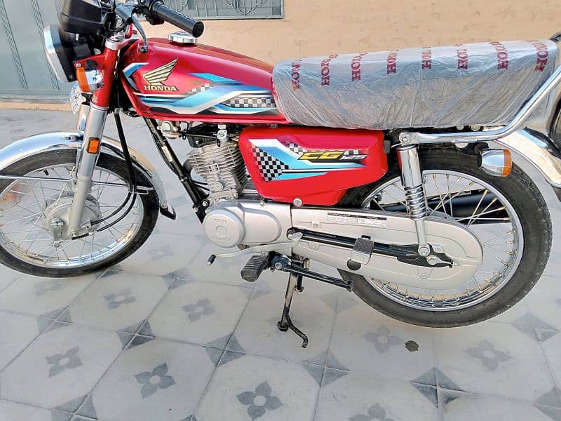 HONDA 125 MODEL 2K24 ISLAMABAD 1ST OWNER 5700KM USED FRESH BIKE 1