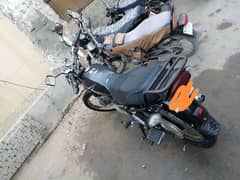 Suzuki GS 150 2015