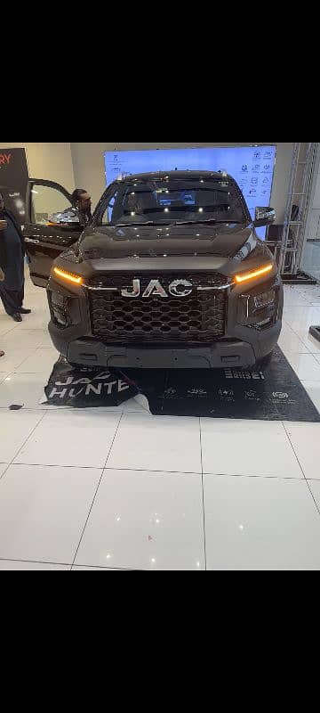 JAC T9 HUNTER BLACK WITH BROWN 0