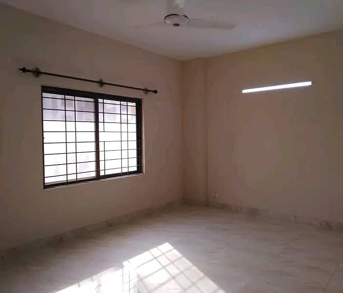 Centrally Located West Open Flat Available In Askari 5 - Sector F For sale 6