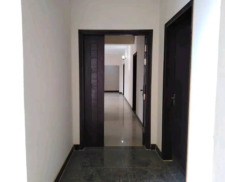 Centrally Located West Open Flat Available In Askari 5 - Sector F For sale 8