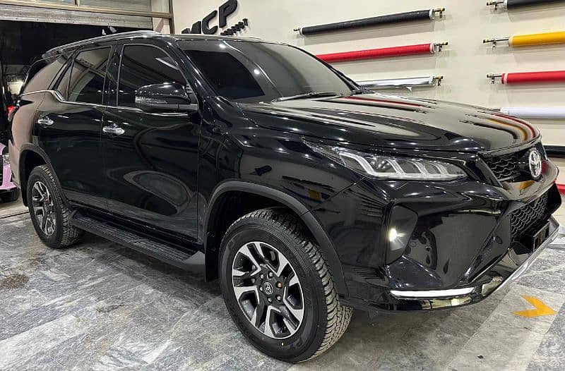 Toyota Fortuner Legender 2023 0