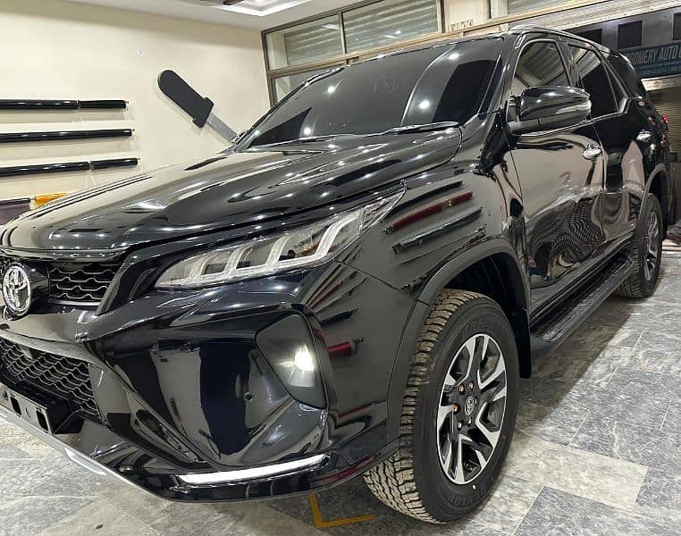 Toyota Fortuner Legender 2023 2