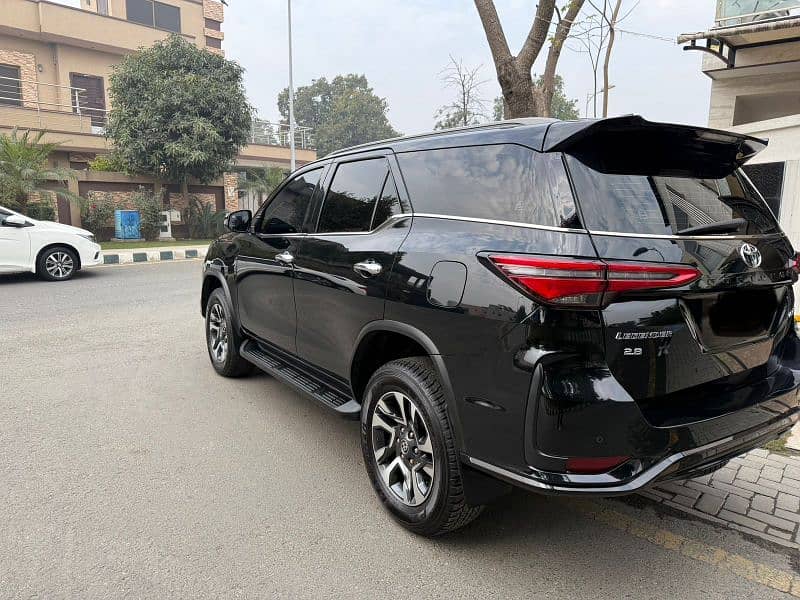 Toyota Fortuner Legender 2023 19