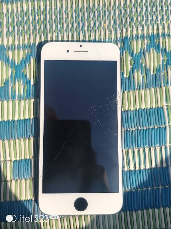 iphone se 2020 128gb sim working All okay hai 6