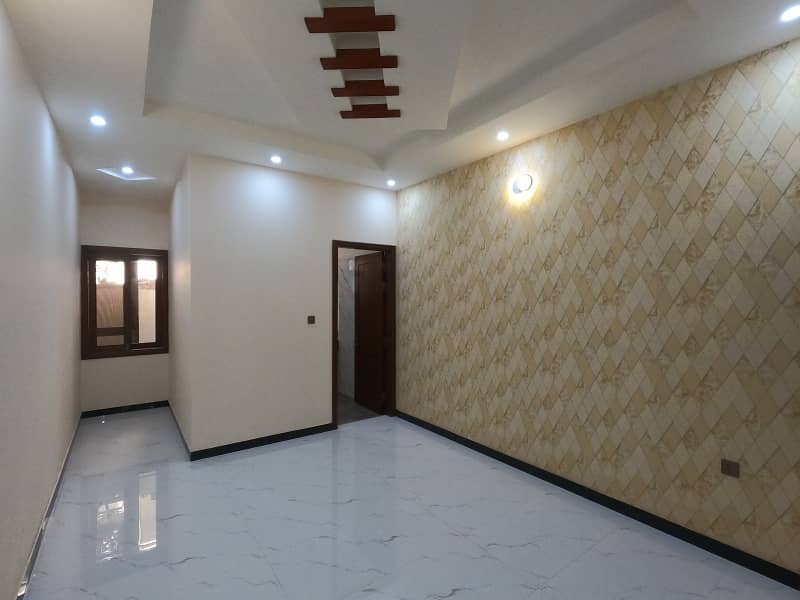 A Prime Location 300 Square Yards House In Karachi Is On The Market For sale 11