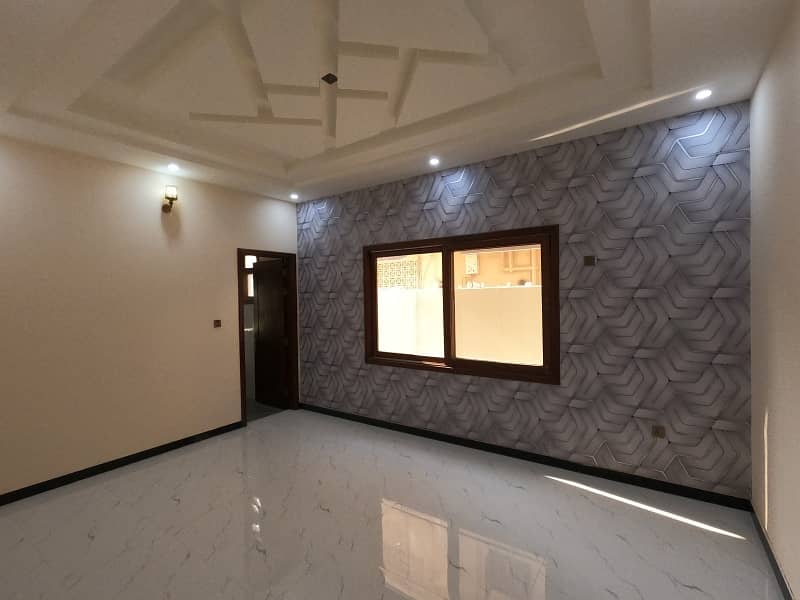 A Prime Location 300 Square Yards House In Karachi Is On The Market For sale 14