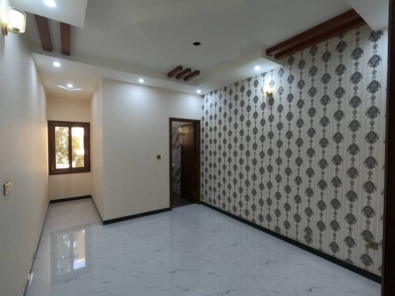 A Prime Location 300 Square Yards House In Karachi Is On The Market For sale 32