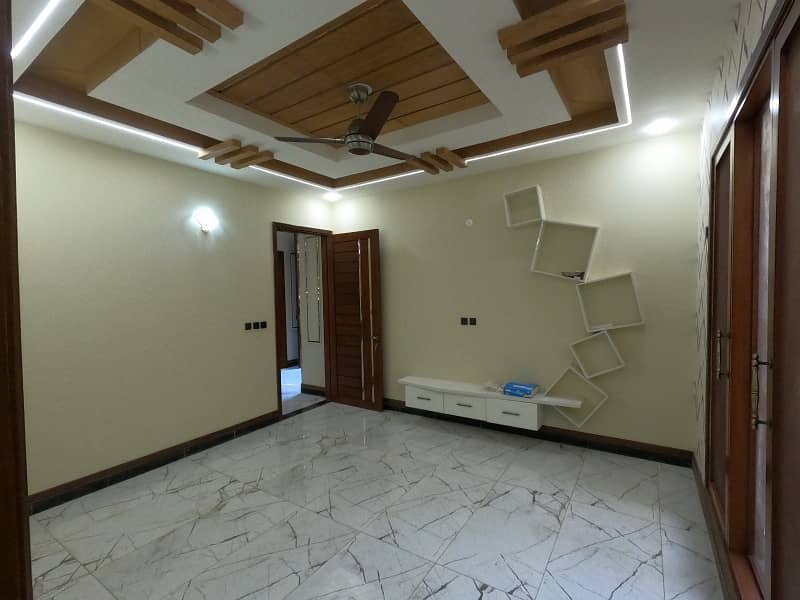 A Prime Location 416 Square Yards House Is Up For Grabs In North Nazimabad 19