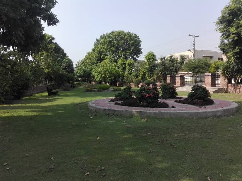 Investors Should sale This Corner Residential Plot Located Ideally In EME Society 2