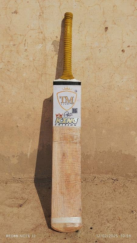 TM King Edition Bat 1